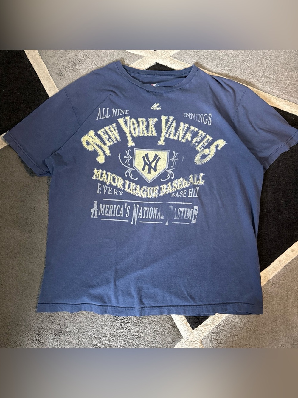 Majestic New York Yankees navy blue t-shirt